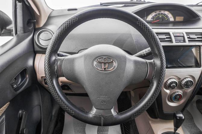 Toyota Yaris II с пробегом 2006 года, цена 449 000 рублей, 330000 км, седан, Автокод Объявления