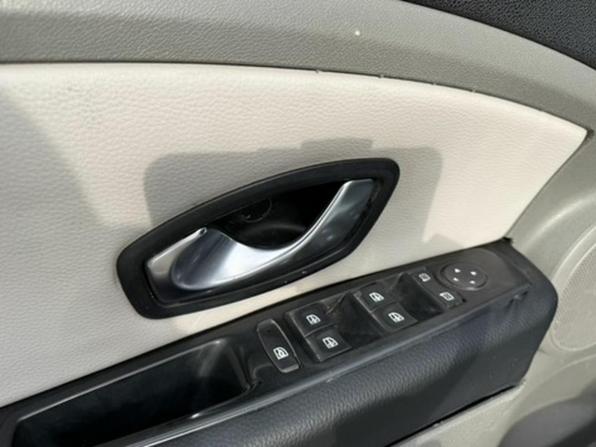 Renault Megane III с пробегом 2009 года, цена 399 000 рублей, 272001 км, универсал, Автокод Объявления