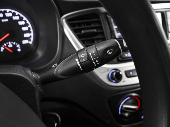 Hyundai Solaris II с пробегом 2018 года, цена 829 000 рублей, 225050 км, седан, Автокод Объявления