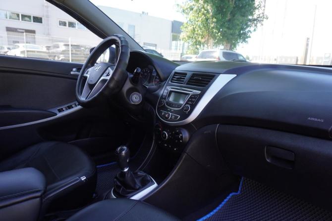 Hyundai Solaris I с пробегом 2013 года, цена 799 000 рублей, 157100 км, седан, Автокод Объявления