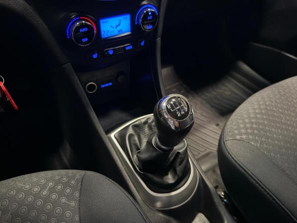 Hyundai Solaris I с пробегом 2011 года, цена 699 000 рублей, 216407 км, хэтчбек, Автокод Объявления