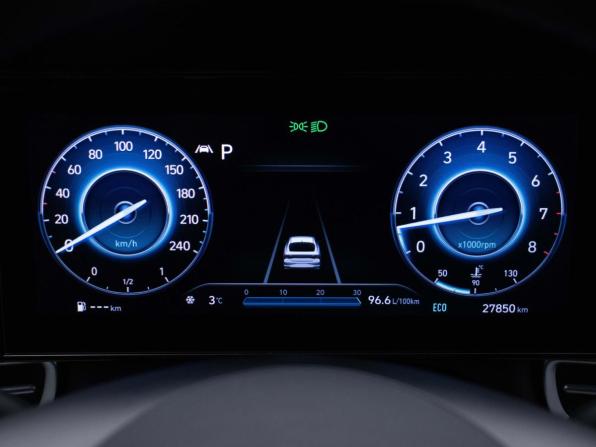 Hyundai Elantra VII (CN7) с пробегом 2022 года, цена 2 530 000 рублей, 27841 км, седан, Автокод Объявления