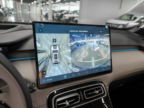 Geely Atlas II с пробегом 2026 года, цена 3 400 000 рублей, 50 км, внедорожник, Автокод Объявления