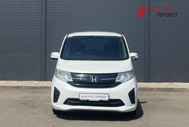 Honda Stepwgn V Рестайлинг с пробегом 2018 года, цена 1 860 000 рублей, 100000 км, минивэн, Автокод Объявления