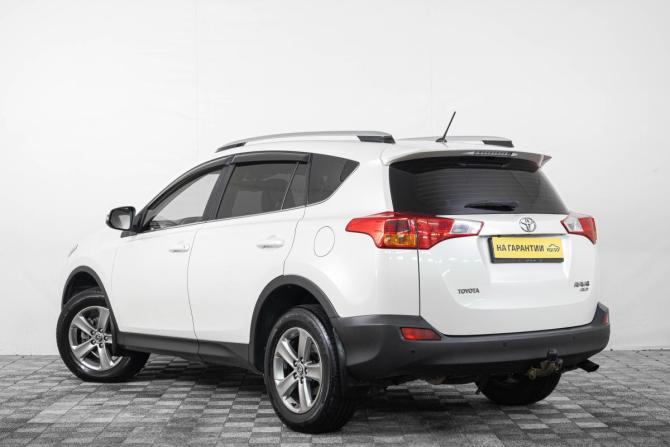 Toyota RAV4 IV (XA40) с пробегом 2015 года, цена 2 649 000 рублей, 164000 км, внедорожник, Автокод Объявления