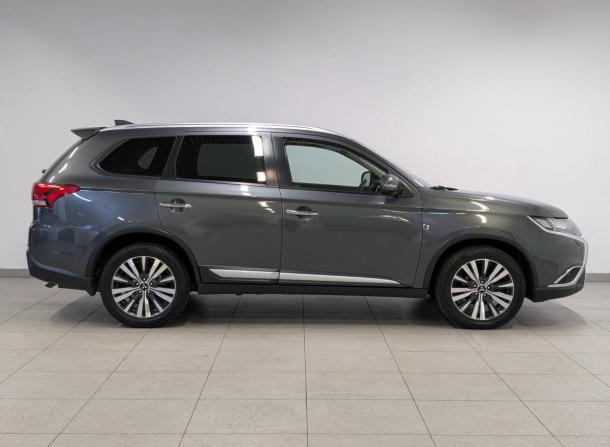Mitsubishi Outlander III Рестайлинг 3 с пробегом 2019 года, цена 2 350 000 рублей, 151000 км, внедорожник, Автокод Объявления