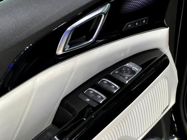 Kia Carnival IV с пробегом 2022 года, цена 4 700 000 рублей, 96700 км, минивэн, Автокод Объявления