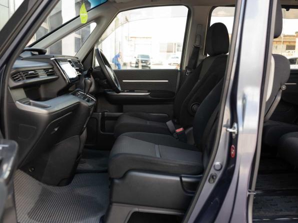 Honda Stepwgn V с пробегом 2015 года, цена 1 490 000 рублей, 167363 км, минивэн, Автокод Объявления