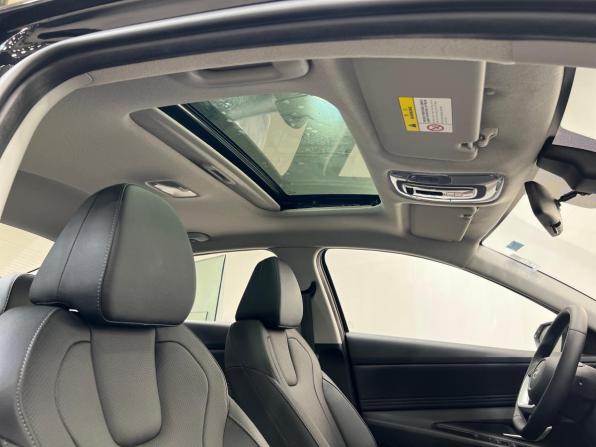 Hyundai Elantra VII (CN7) Рестайлинг с пробегом 2025 года, цена 2 490 000 рублей, 30 км, седан, Автокод Объявления