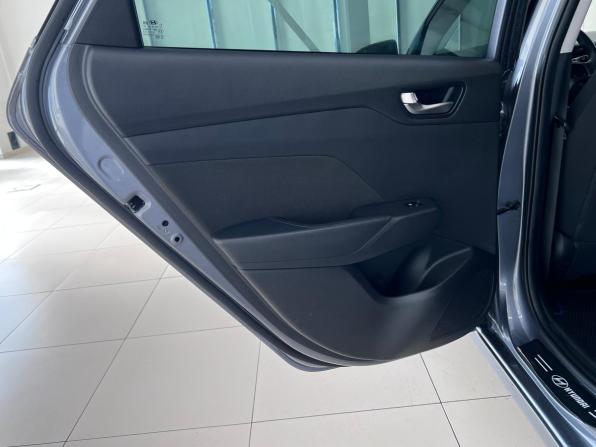 Hyundai Solaris II с пробегом 2020 года, цена 1 330 000 рублей, 150533 км, седан, Автокод Объявления