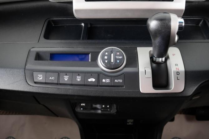 Honda Freed I с пробегом 2014 года, цена 1 499 000 рублей, 170000 км, компактвэн, Автокод Объявления