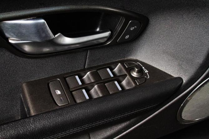 Land Rover Range Rover Evoque I Рестайлинг с пробегом 2015 года, цена 2 799 000 рублей, 64000 км, внедорожник, Автокод Объявления
