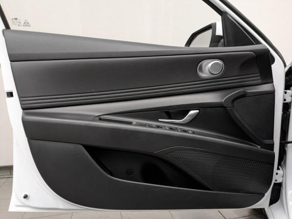 Hyundai Elantra VII (CN7) с пробегом 2022 года, цена 2 055 000 рублей, 73028 км, седан, Автокод Объявления