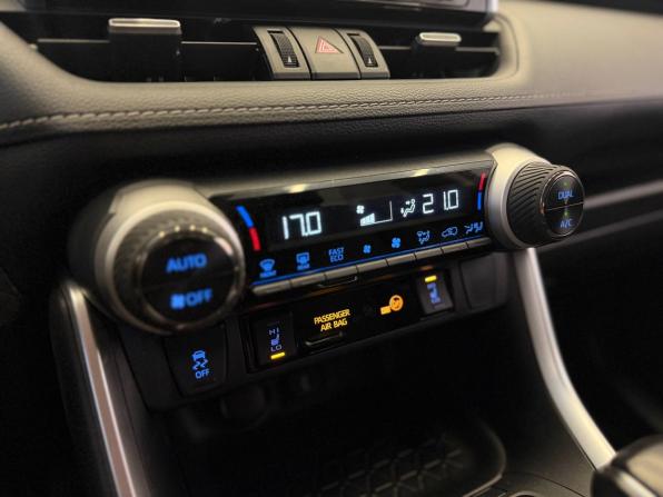Toyota RAV4 V (XA50) с пробегом 2022 года, цена 3 710 000 рублей, 26867 км, внедорожник, Автокод Объявления