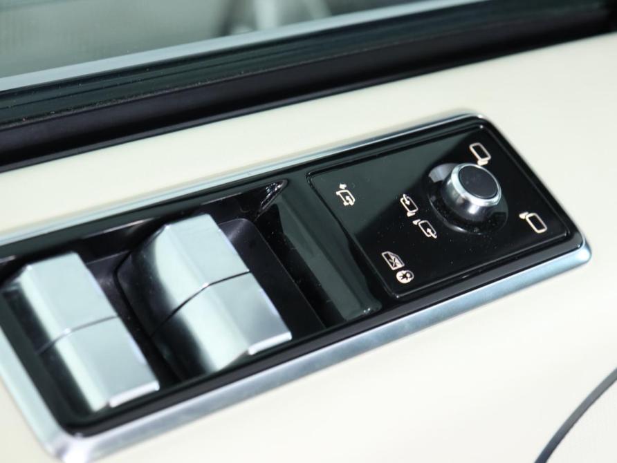 Land Rover Range Rover IV Рестайлинг Санкт-Петербург  - изображение 18