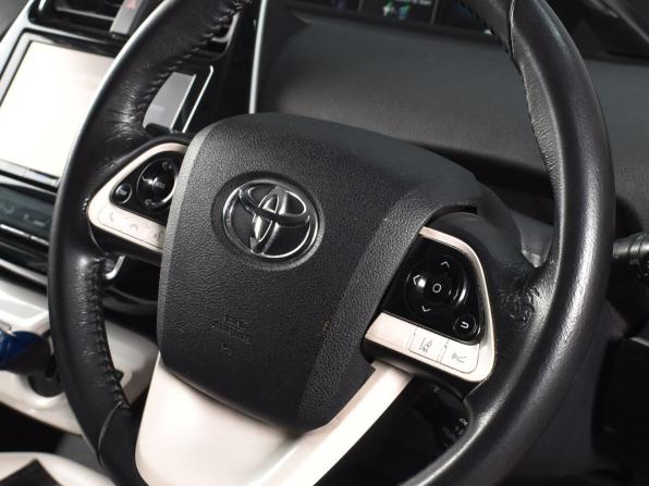 Toyota Prius IV (XW50) с пробегом 2016 года, цена 1 664 997 рублей, 155198 км, лифтбек, Автокод Объявления