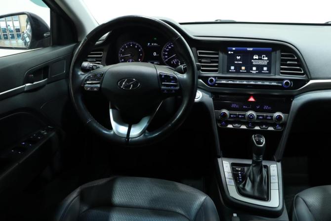 Hyundai Elantra VI (AD) Рестайлинг с пробегом 2019 года, цена 2 049 000 рублей, 63010 км, седан, Автокод Объявления