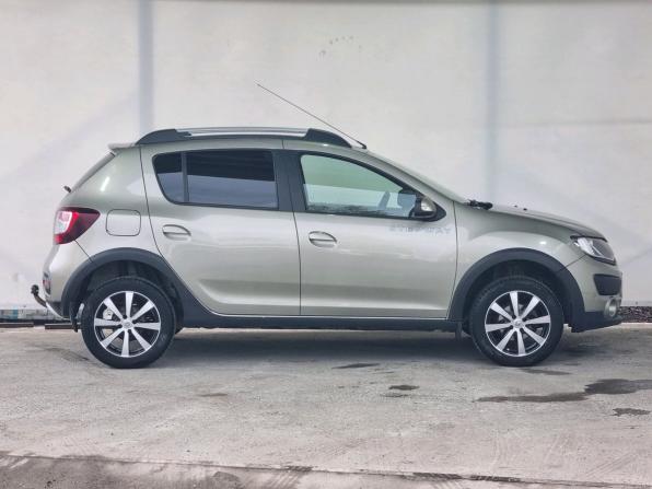 Renault Sandero II с пробегом 2016 года, цена 975 000 рублей, 126541 км, хэтчбек, Автокод Объявления