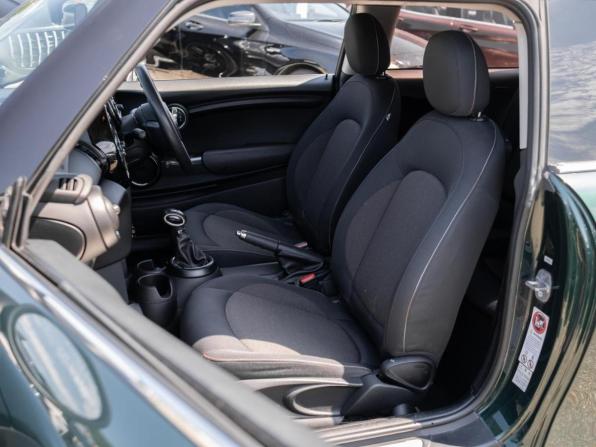 Mini Hatch III (F55/F56) с пробегом 2014 года, цена 1 039 000 рублей, 97557 км, хэтчбек, Автокод Объявления