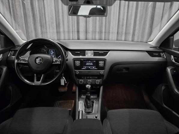 Skoda Octavia III (A7) с пробегом 2015 года, цена 990 000 рублей, 141000 км, лифтбек, Автокод Объявления