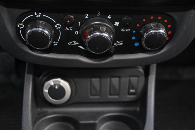 Renault Duster I Рестайлинг с пробегом 2015 года, цена 997 000 рублей, 233069 км, внедорожник, Автокод Объявления
