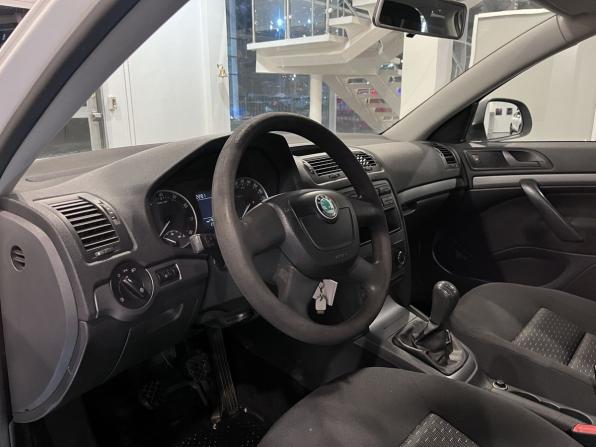 Skoda Octavia II (A5) Рестайлинг с пробегом 2013 года, цена 735 000 рублей, 235334 км, лифтбек, Автокод Объявления