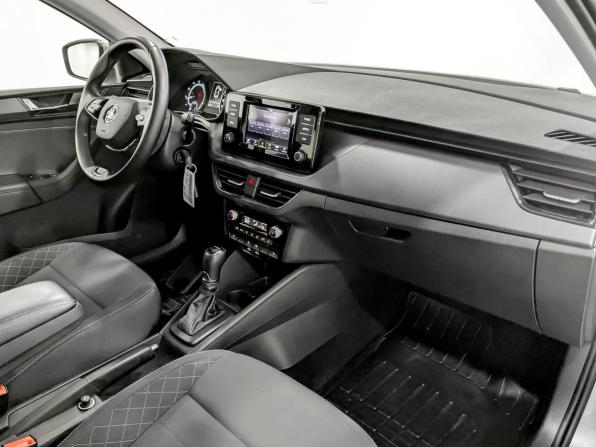 Skoda Rapid II с пробегом 2022 года, цена 1 765 000 рублей, 56429 км, лифтбек, Автокод Объявления