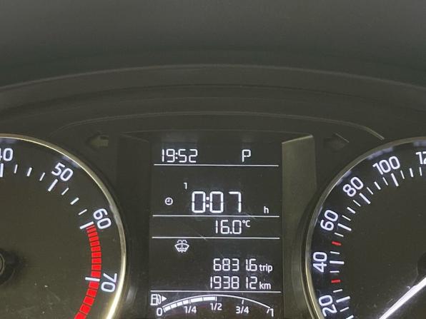 Skoda Rapid I с пробегом 2017 года, цена 899 000 рублей, 193810 км, лифтбек, Автокод Объявления