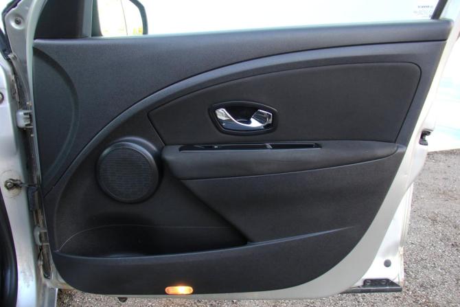 Renault Fluence I Рестайлинг с пробегом 2013 года, цена 573 300 рублей, 291422 км, седан, Автокод Объявления