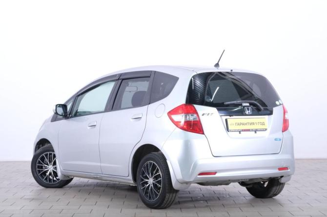 Honda Fit II с пробегом 2011 года, цена 1 049 000 рублей, 47200 км, хэтчбек, Автокод Объявления