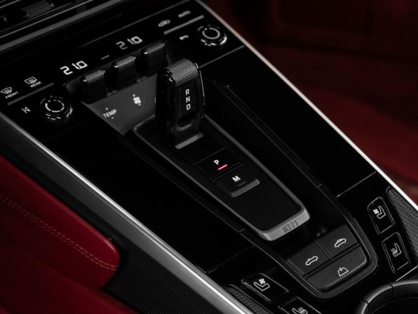 Porsche 911 VIII (992) с пробегом 2020 года, цена 23 958 000 рублей, 18128 км, кабриолет, Автокод Объявления
