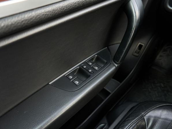 Volkswagen Touareg II с пробегом 2011 года, цена 1 793 750 рублей, 303670 км, внедорожник, Автокод Объявления