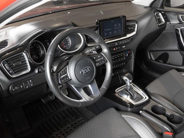 Kia Ceed III с пробегом 2019 года, цена 1 920 000 рублей, 61149 км, универсал, Автокод Объявления
