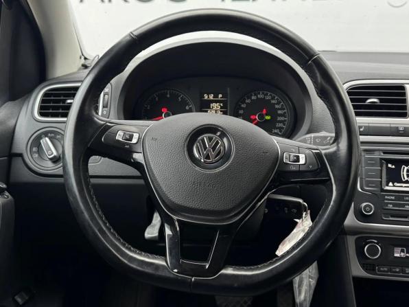 Volkswagen Polo V Рестайлинг с пробегом 2015 года, цена 950 000 рублей, 152813 км, седан, Автокод Объявления