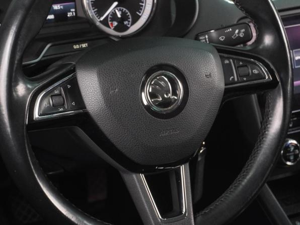 Skoda Octavia III (A7) Рестайлинг с пробегом 2018 года, цена 1 696 000 рублей, 178488 км, лифтбек, Автокод Объявления