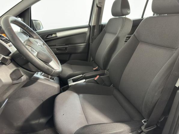 Opel Zafira B Рестайлинг с пробегом 2010 года, цена 759 900 рублей, 193910 км, компактвэн, Автокод Объявления