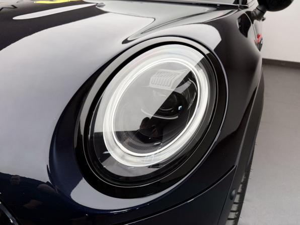 Mini Hatch III (F55/F56) Рестайлинг 2 с пробегом 2021 года, цена 3 849 000 рублей, 31823 км, хэтчбек, Автокод Объявления