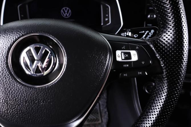 Volkswagen Jetta VII с пробегом 2021 года, цена 2 549 000 рублей, 46307 км, седан, Автокод Объявления