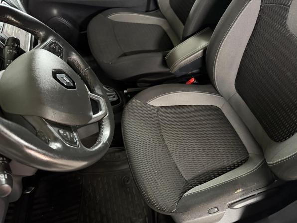 Renault Kaptur I с пробегом 2017 года, цена 1 199 000 рублей, 129887 км, внедорожник, Автокод Объявления