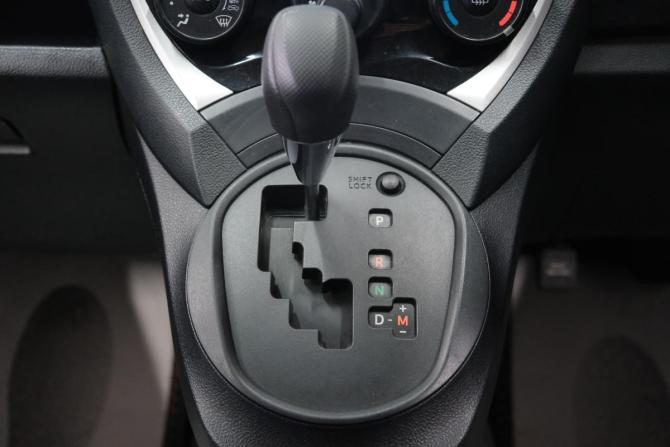 Toyota Ractis II с пробегом 2015 года, цена 1 289 000 рублей, 137000 км, хэтчбек, Автокод Объявления