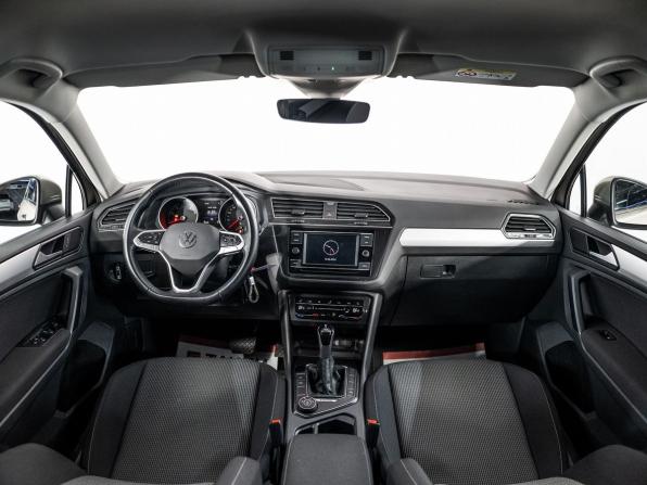 Volkswagen Tiguan II Рестайлинг с пробегом 2021 года, цена 2 849 500 рублей, 46348 км, внедорожник, Автокод Объявления