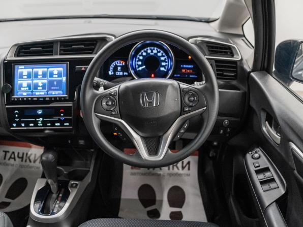Honda Fit III Рестайлинг с пробегом 2018 года, цена 1 230 000 рублей, 68227 км, хэтчбек, Автокод Объявления