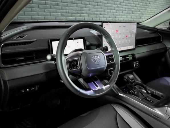 Toyota RAV4 VI (XA60) с пробегом 2026 года, цена 4 650 000 рублей, 37 км, внедорожник, Автокод Объявления