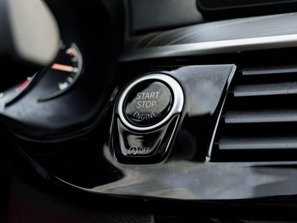 BMW 5 серии VII (G30/G31/G38) с пробегом 2017 года, цена 3 480 000 рублей, 128792 км, седан, Автокод Объявления