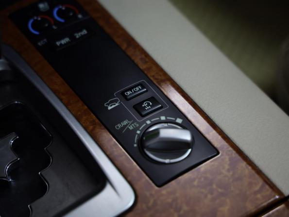 Toyota Land Cruiser 200 Series Рестайлинг 1 с пробегом 2013 года, цена 3 599 000 рублей, 234153 км, внедорожник, Автокод Объявления