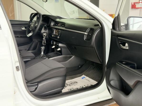 Kia Rio IV с пробегом 2018 года, цена 1 289 000 рублей, 134230 км, хэтчбек, Автокод Объявления