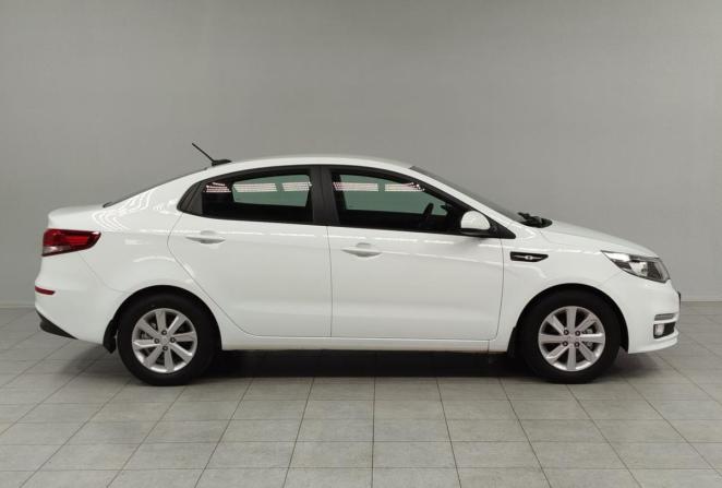 Kia Rio III Рестайлинг с пробегом 2017 года, цена 1 215 000 рублей, 93271 км, седан, Автокод Объявления