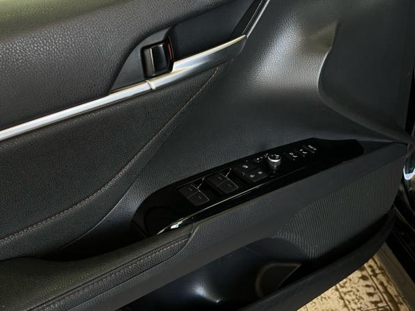 Toyota Camry VIII (XV70) Рестайлинг с пробегом 2023 года, цена 3 300 000 рублей, 61158 км, седан, Автокод Объявления
