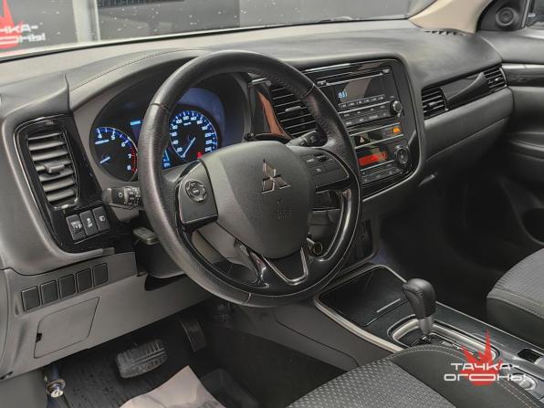 Mitsubishi Outlander III Рестайлинг 3 с пробегом 2018 года, цена 1 800 000 рублей, 135000 км, внедорожник, Автокод Объявления