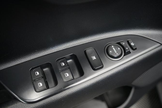 Kia Stonic I с пробегом 2018 года, цена 1 950 000 рублей, 104600 км, внедорожник, Автокод Объявления